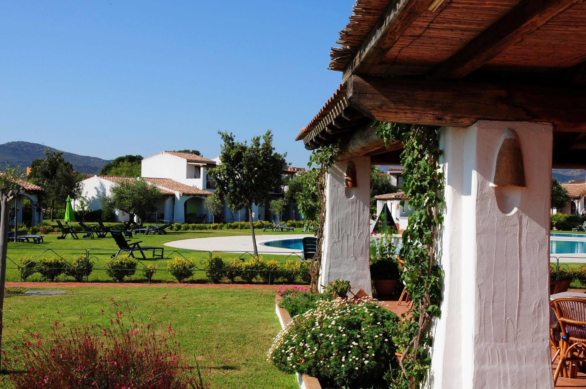 Aparthotel Le Tre Querce San Teodoro  Esterno foto