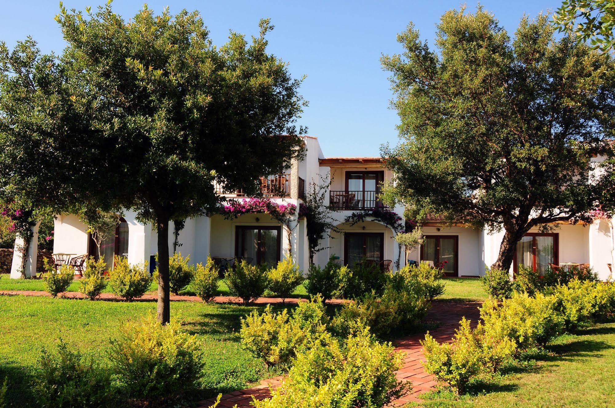 Aparthotel Le Tre Querce San Teodoro  Esterno foto
