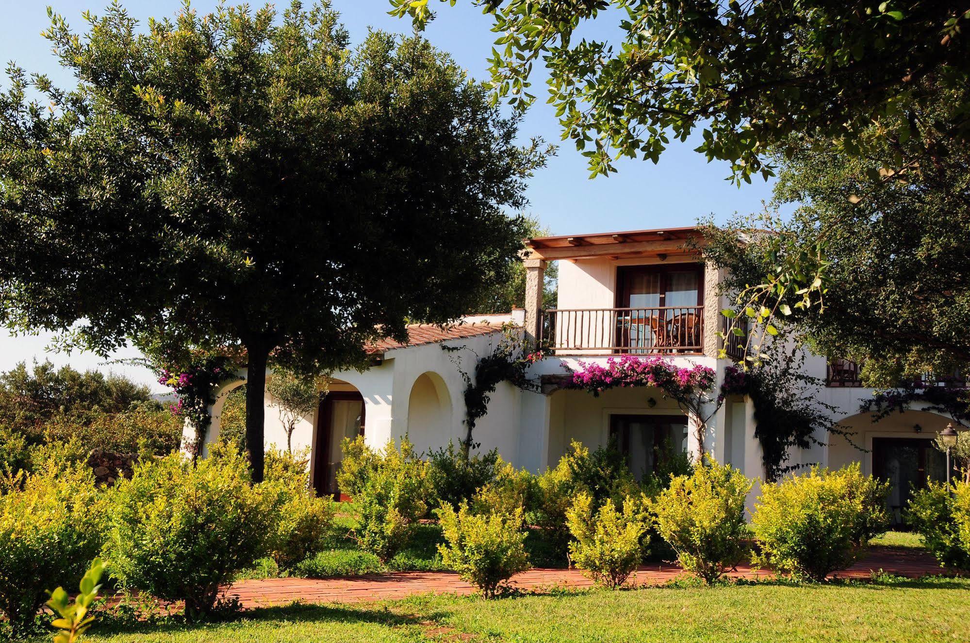 Aparthotel Le Tre Querce San Teodoro  Esterno foto