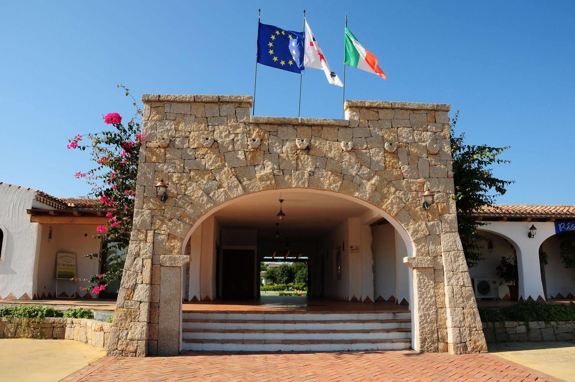 Aparthotel Le Tre Querce San Teodoro  Esterno foto