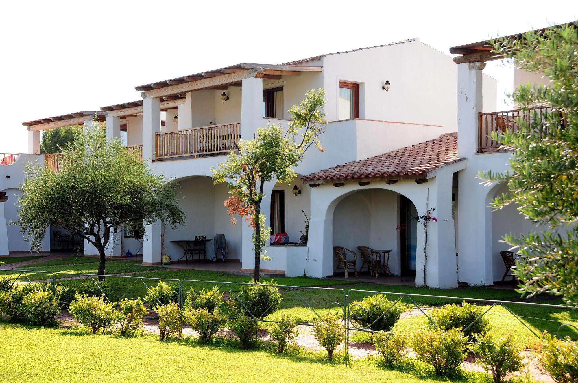 Aparthotel Le Tre Querce San Teodoro  Esterno foto
