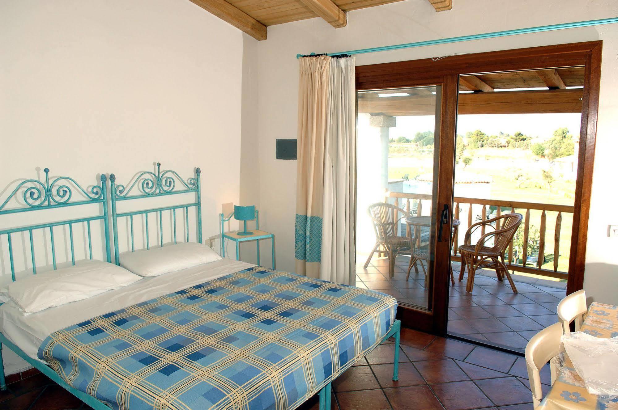 Aparthotel Le Tre Querce San Teodoro  Esterno foto