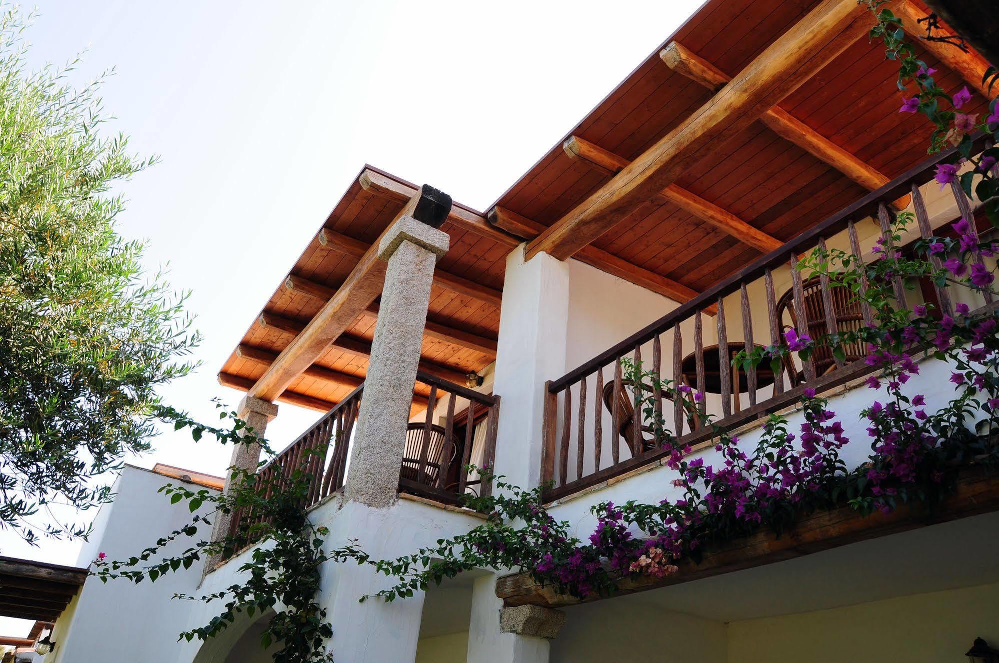 Aparthotel Le Tre Querce San Teodoro  Esterno foto