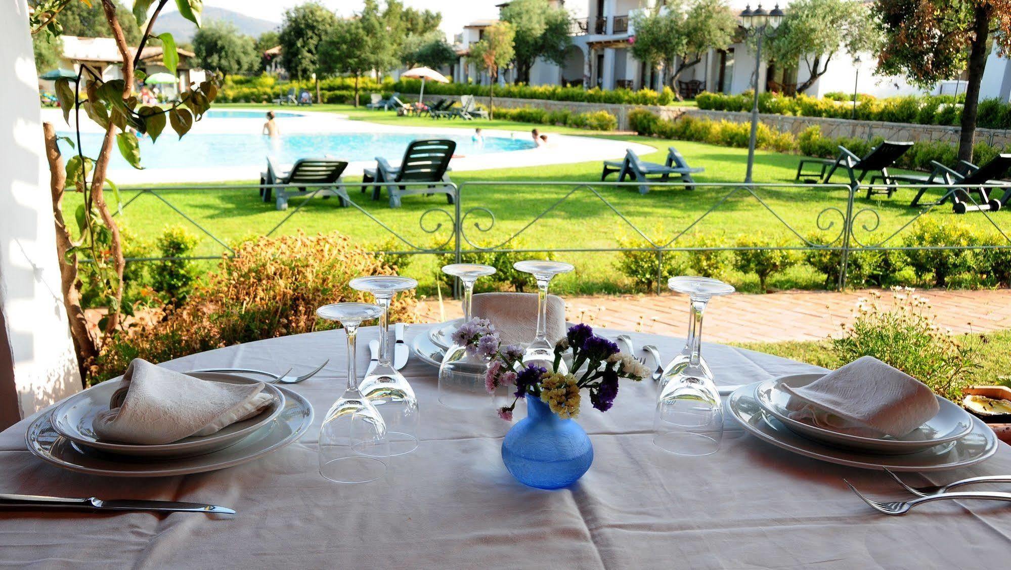 Aparthotel Le Tre Querce San Teodoro  Esterno foto