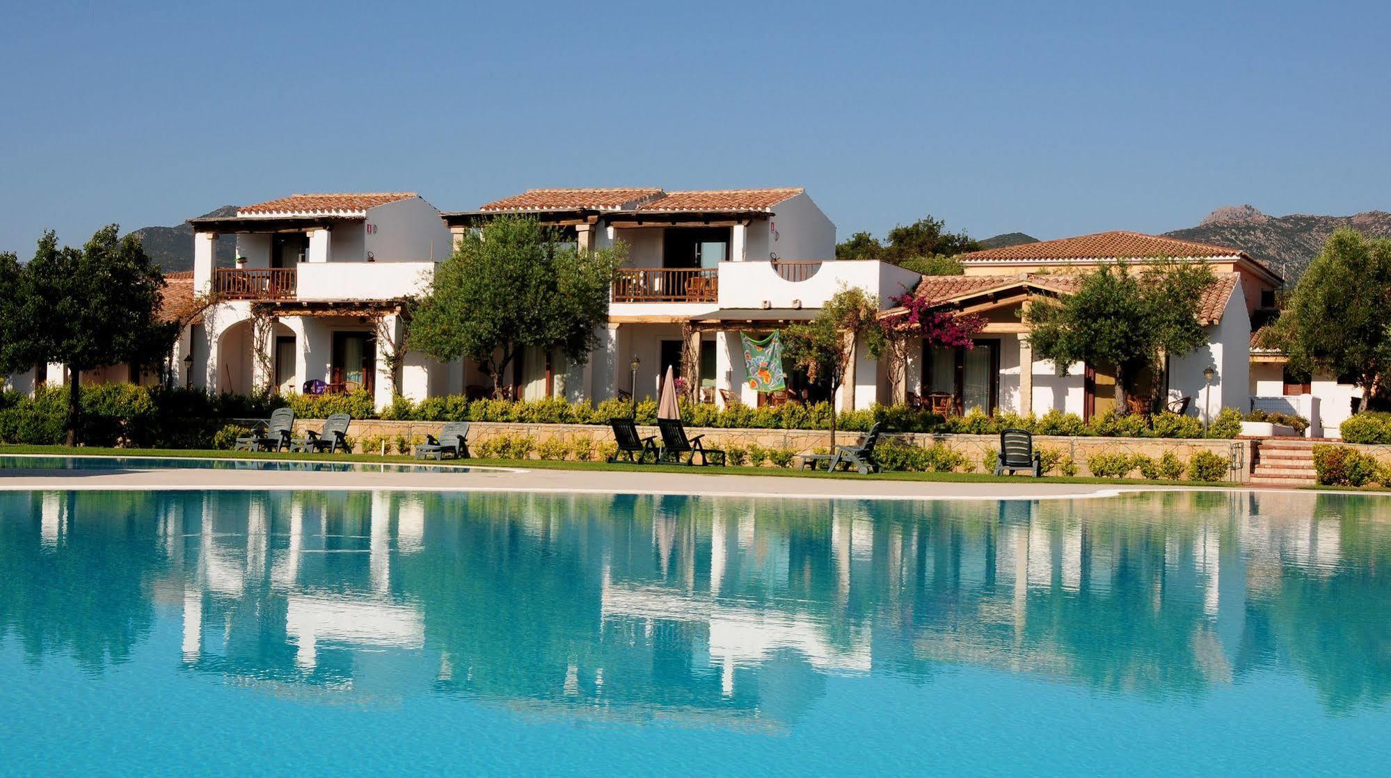 Aparthotel Le Tre Querce San Teodoro  Esterno foto