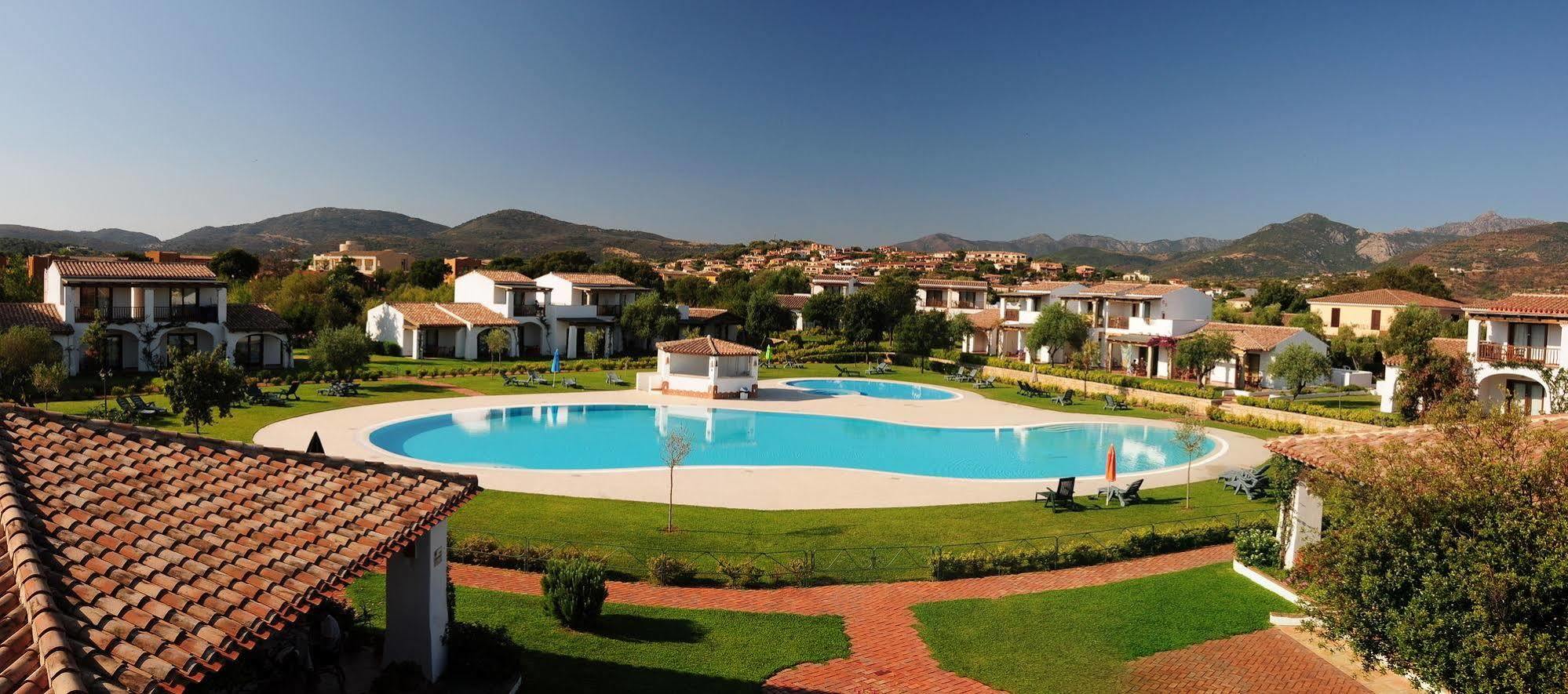 Aparthotel Le Tre Querce San Teodoro  Esterno foto