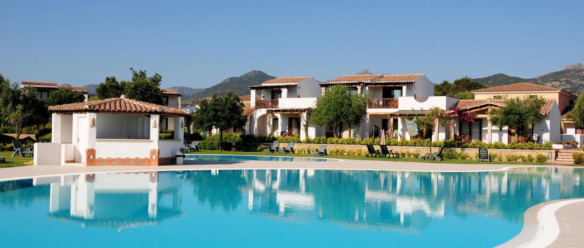 Aparthotel Le Tre Querce San Teodoro  Esterno foto