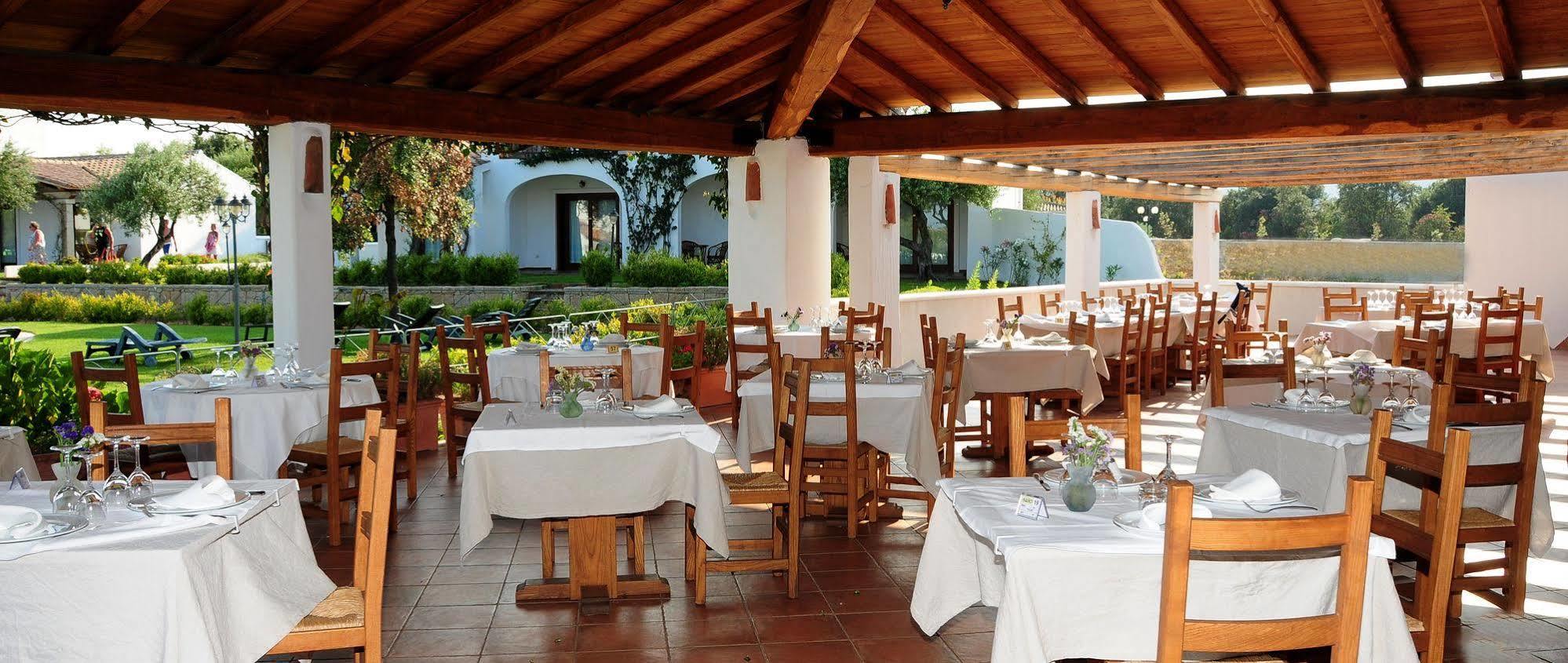 Aparthotel Le Tre Querce San Teodoro  Esterno foto